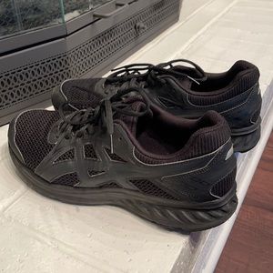 Men’s ASICS size 11